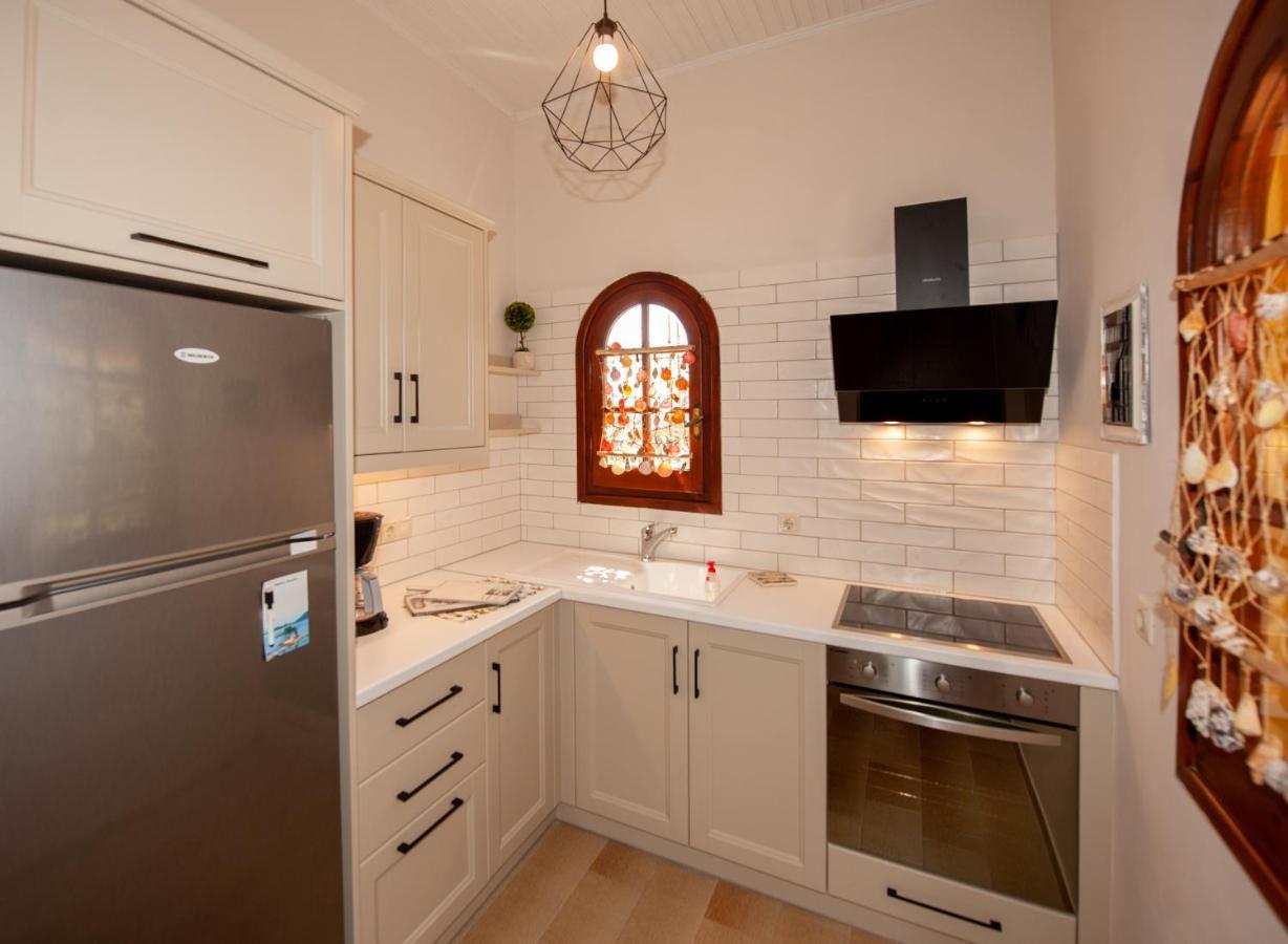 Giorgos Apartments Дасія Екстер'єр фото