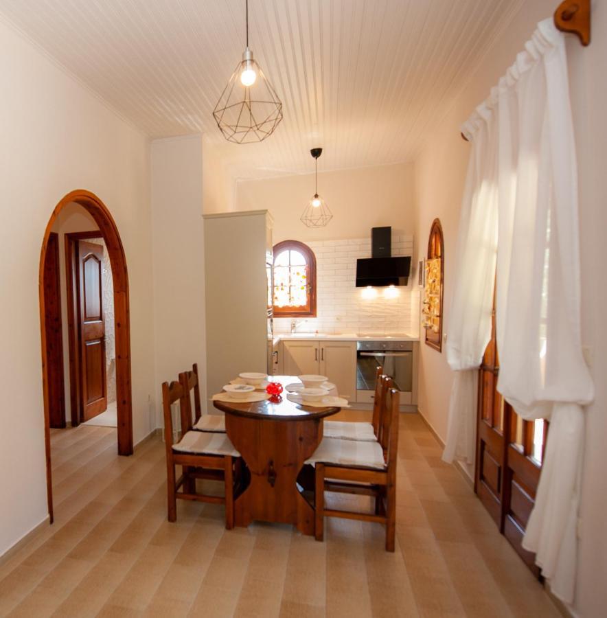 Giorgos Apartments Дасія Екстер'єр фото