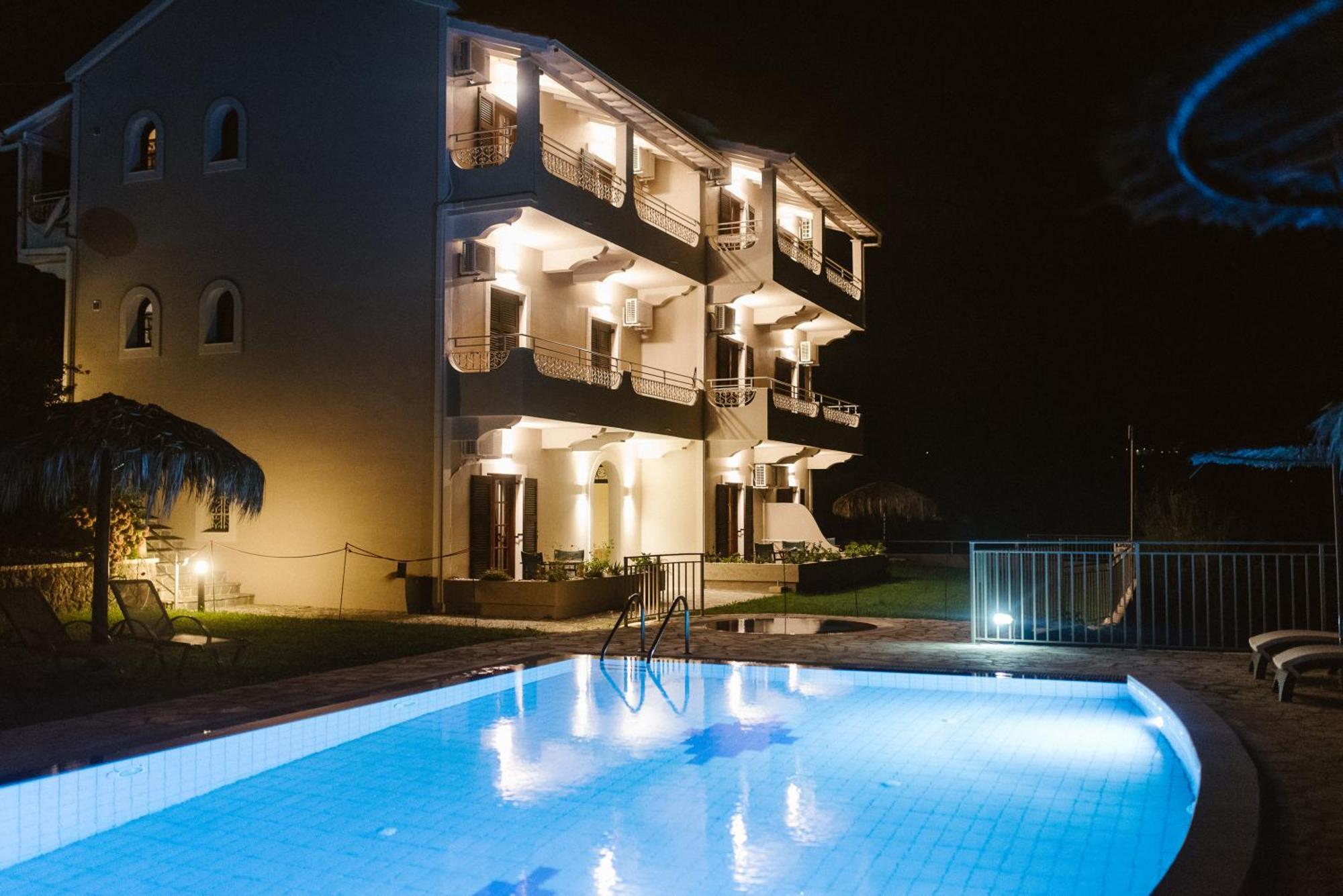 Giorgos Apartments Дасія Екстер'єр фото