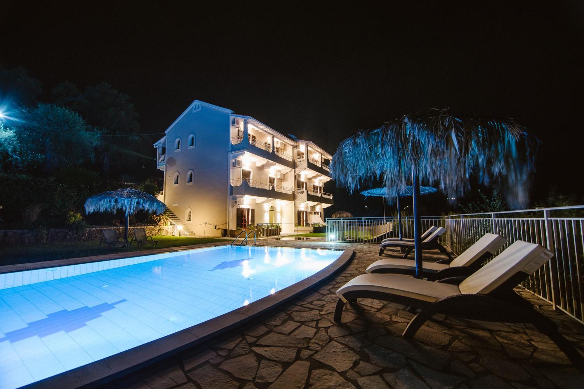 Giorgos Apartments Дасія Екстер'єр фото