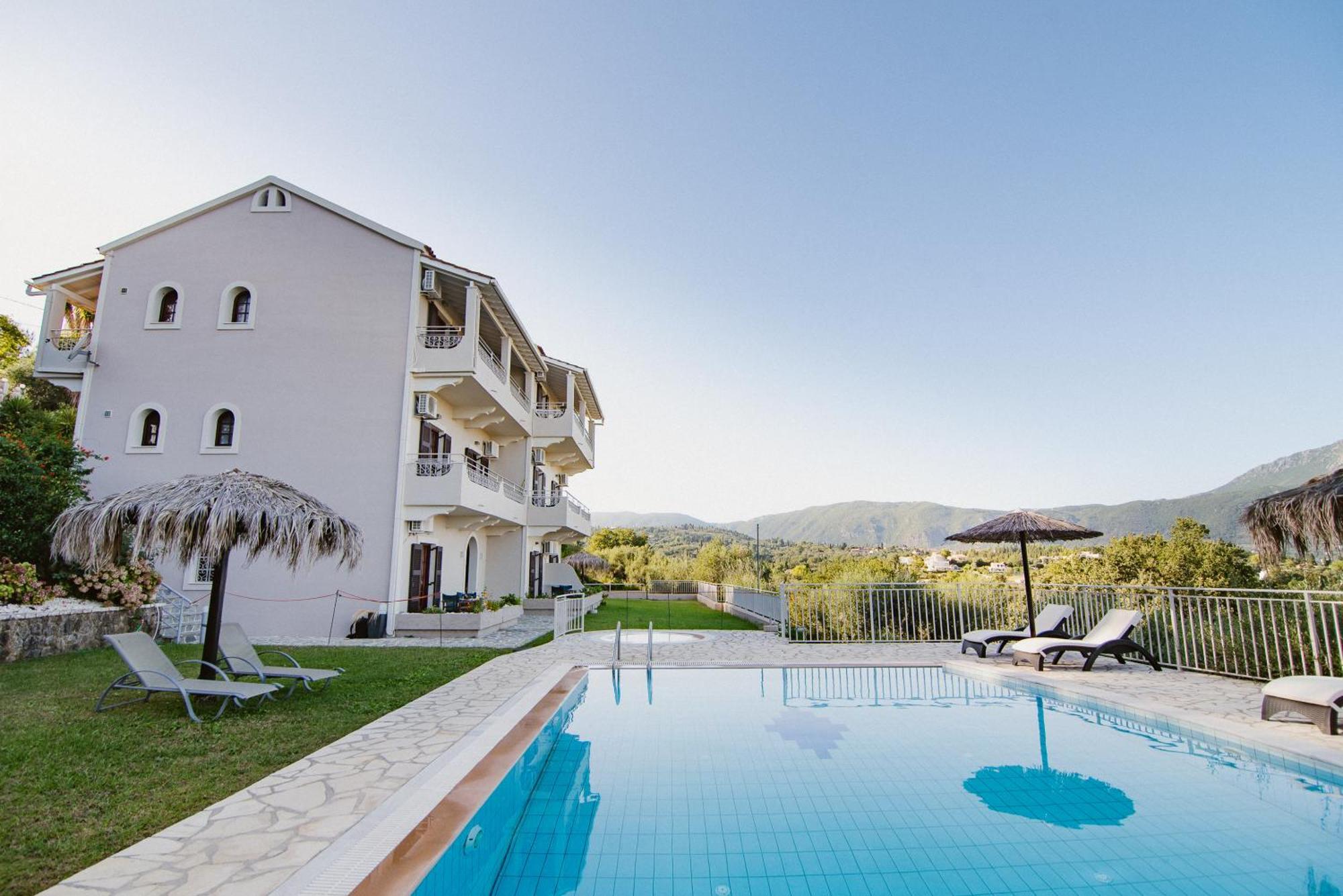 Giorgos Apartments Дасія Екстер'єр фото
